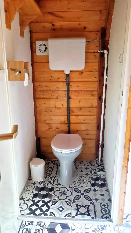The Woodhouse Vendeghaz Apartment Nagymaros Luaran gambar